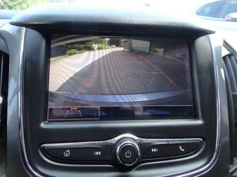 Used 2019 Chevrolet Cruze LT FWD image 10