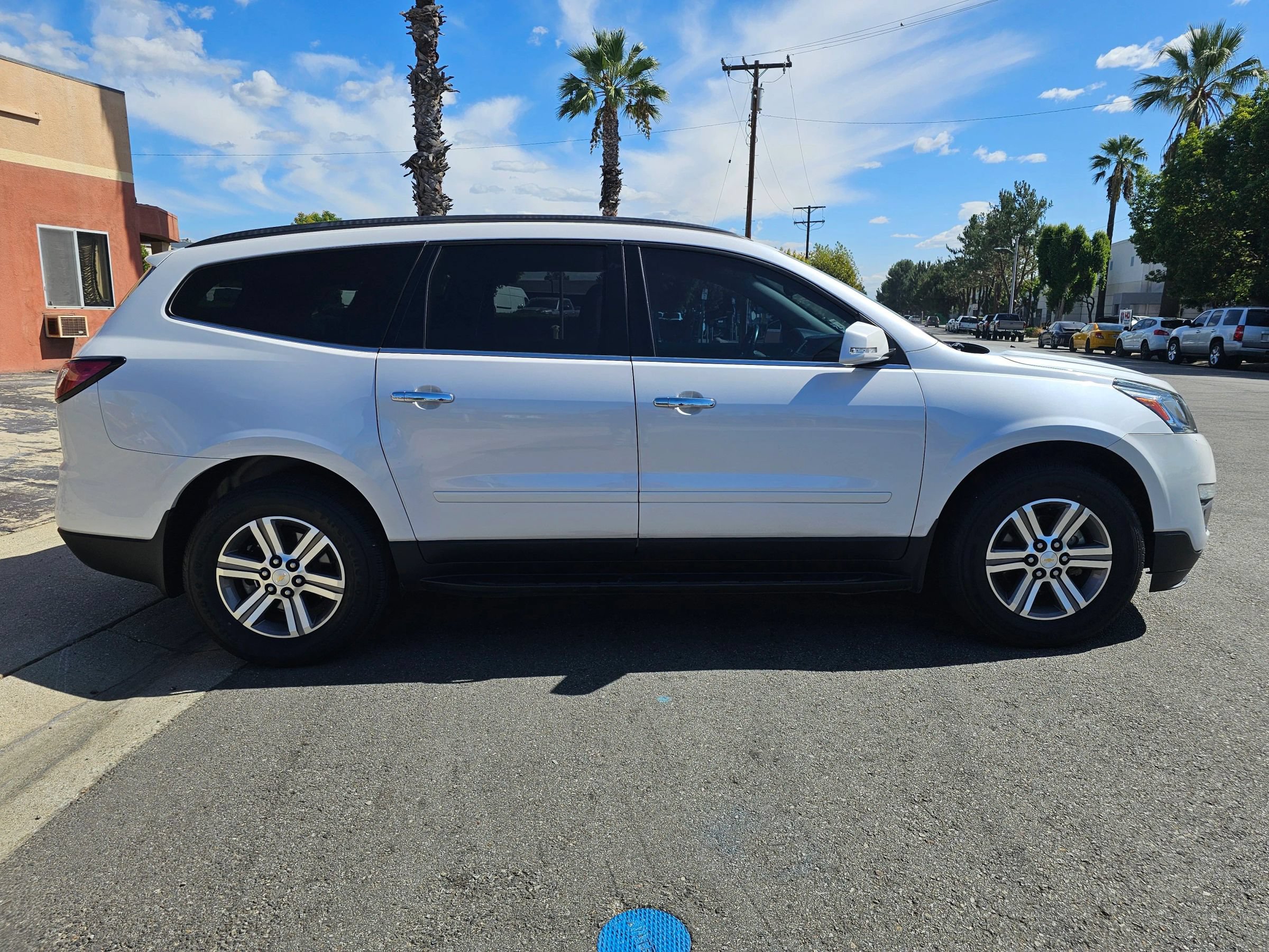 Used 2016 Chevrolet Traverse LT FWD image 4