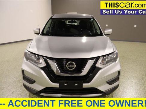 Used 2018 Nissan Rogue S image 2