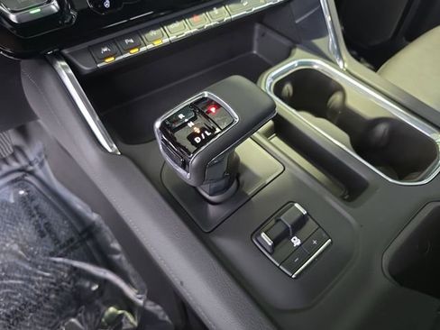 Certified 2025 GMC Sierra 1500 Denali image 17