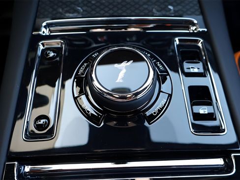 New 2026 Rolls-Royce Spectre Black Badge image 32