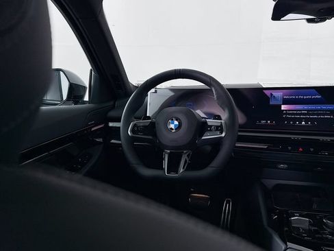 New 2026 BMW 530i xDrive w/ M Sport Package AWD/4WD image 11