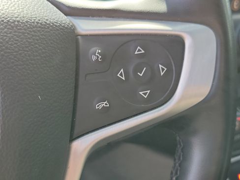 Used 2023 GMC Terrain SLT image 27