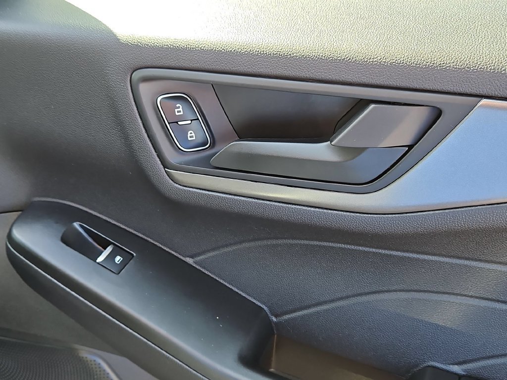 Used 2025 Ford Escape Active AWD/4WD image 30