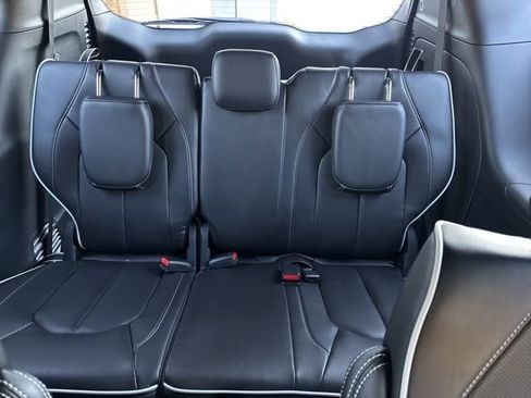 New 2026 Chrysler Pacifica Limited image 16