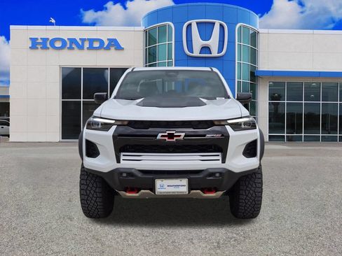 Used 2026 Chevrolet Colorado ZR2 w/ Technology Package AWD/4WD image 8
