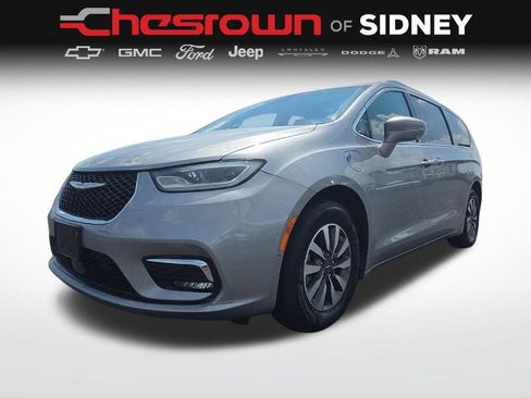 Used 2021 Chrysler Pacifica Touring-L FWD image 9