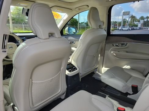 Used 2023 Volvo XC90 T8 Ultimate w/ Lounge Package AWD/4WD image 12