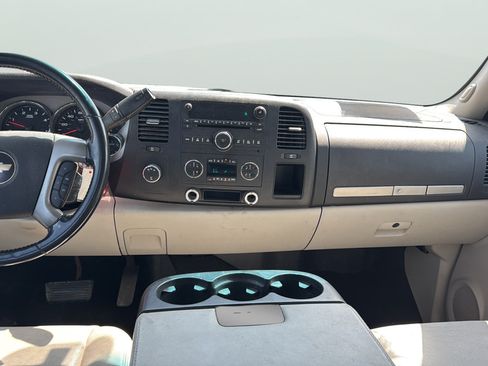 Used 2008 Chevrolet Silverado 2500 LT w/ 1LT Convenience Package AWD/4WD image 15