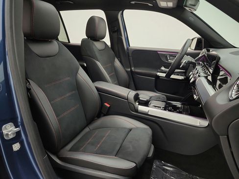 Used 2023 Mercedes-Benz GLB 250 image 18