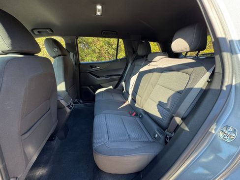 Used 2025 Chevrolet Equinox LT image 36