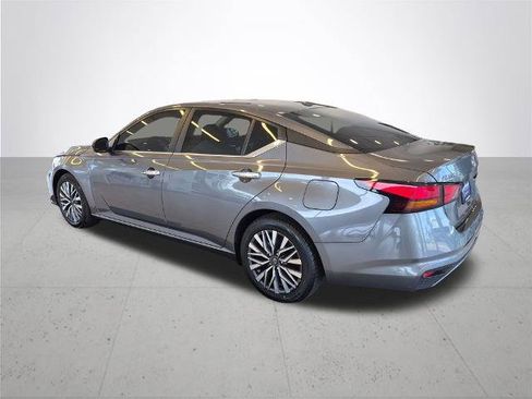 Certified 2025 Nissan Altima 2.5 SV FWD image 7