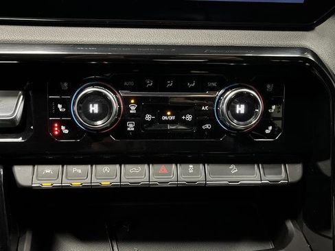 Used 2023 GMC Sierra 1500 AT4 w/ AT4 Premium Package image 21