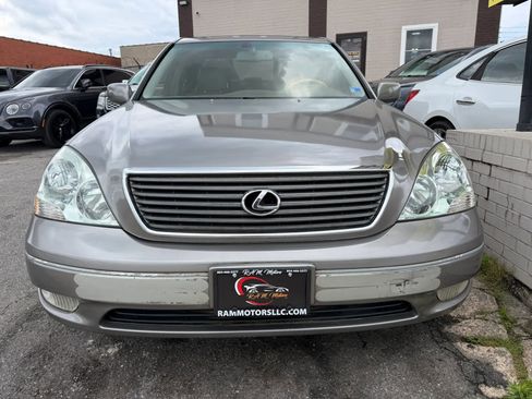 Used 2002 Lexus LS 430 RWD image 6