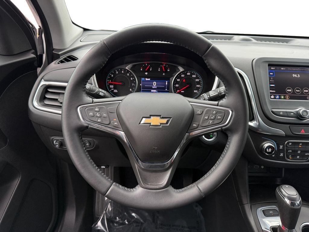 Used 2021 Chevrolet Equinox LT AWD/4WD image 12