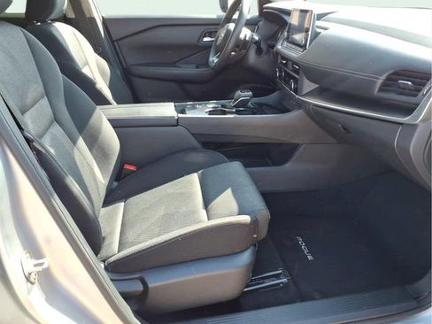 Used 2024 Nissan Rogue SV FWD image 21
