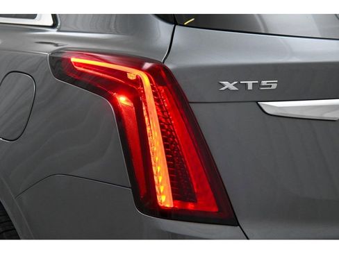 Used 2022 Cadillac XT5 Premium Luxury image 24