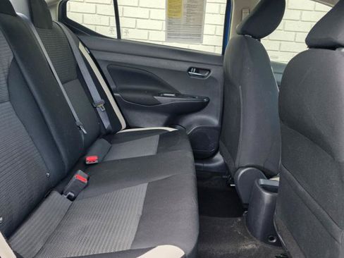 Used 2021 Nissan Versa SV FWD image 9