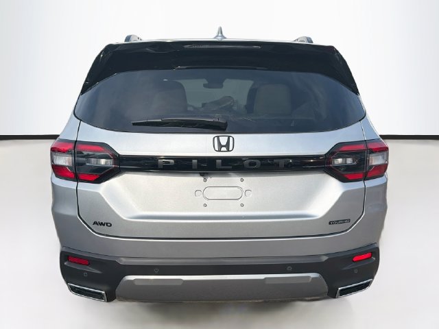 New 2026 Honda Pilot Touring image 6