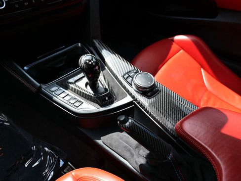 Used 2015 BMW M4 2dr Cpe image 34