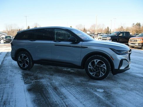 Used 2026 Lincoln Nautilus Premier w/ Equipment Group 102A image 8