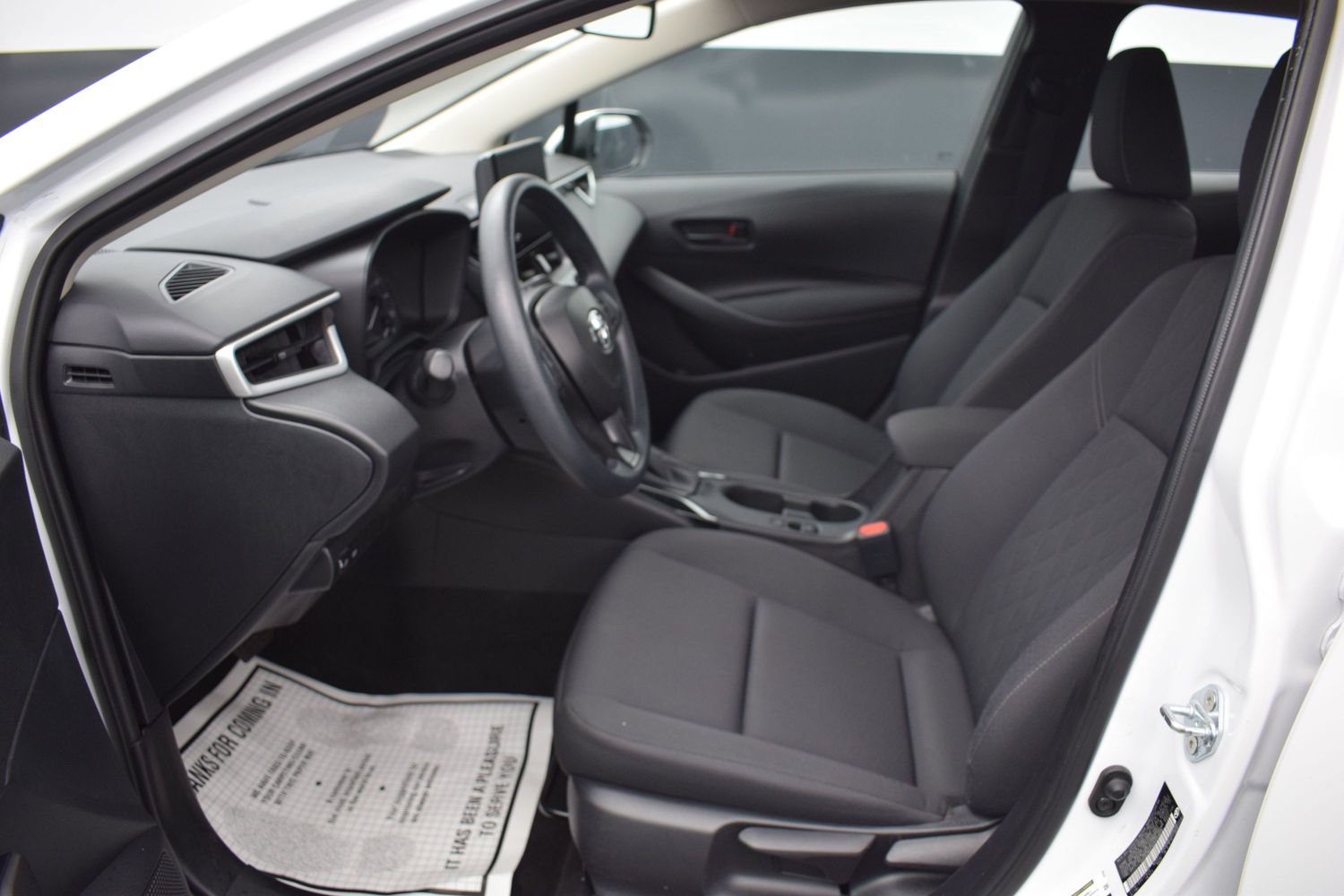 Used 2025 Toyota Corolla LE FWD image 13