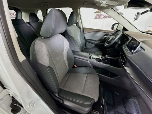 Used 2023 Nissan Rogue SV image 28