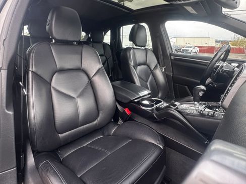 Used 2017 Porsche Cayenne S AWD/4WD image 13