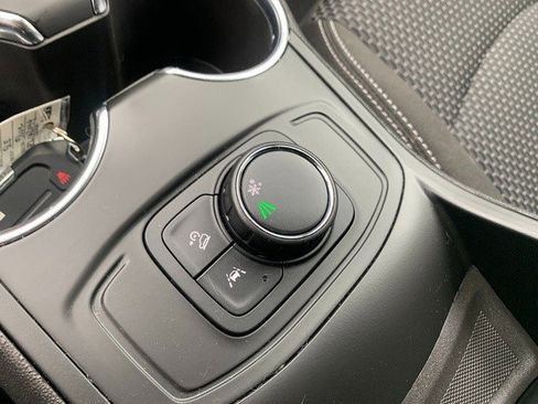 Certified 2024 GMC Terrain SLE FWD image 22