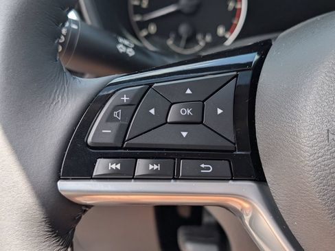 Used 2025 Nissan Altima 2.5 SL FWD image 19
