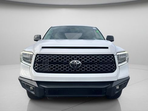 Used 2018 Toyota Tundra Platinum image 3