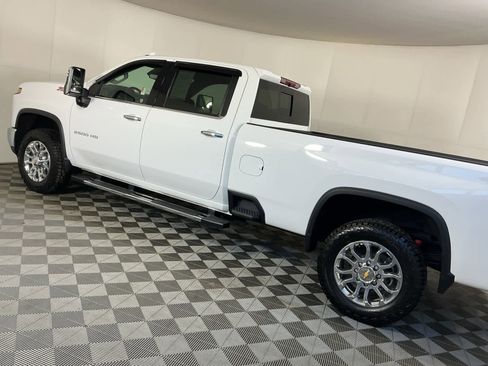 Used 2024 Chevrolet Silverado 2500 LTZ w/ LTZ Convenience Package image 10