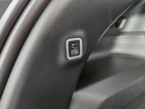 Used 2025 Jeep Wagoneer S Limited image 12