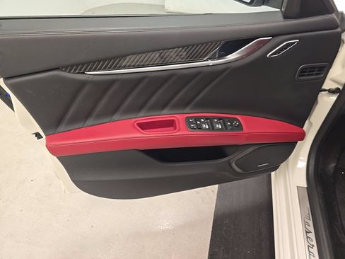 Used 2023 Maserati Ghibli Modena RWD image 3