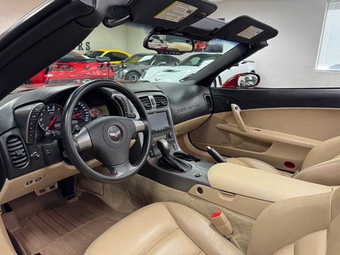 Used 2006 Chevrolet Corvette Convertible w/ Preferred Equipment Group RWD image 38