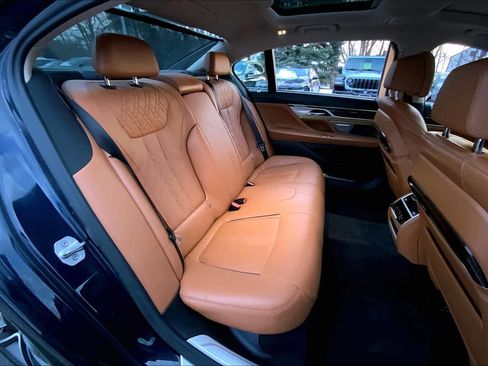 Used 2020 BMW 750i xDrive w/ Autobahn Package image 20
