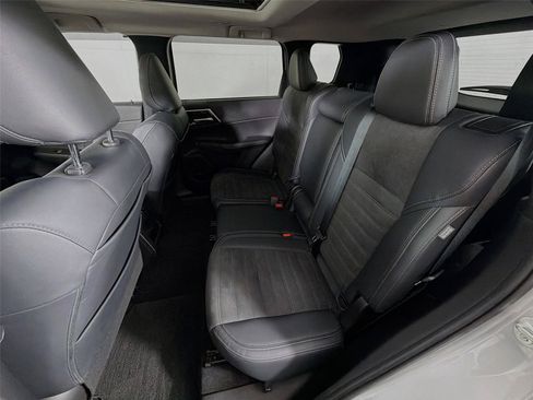 Used 2023 Mitsubishi Outlander SE AWD/4WD image 26