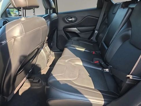 Used 2020 Jeep Cherokee Limited AWD/4WD image 10