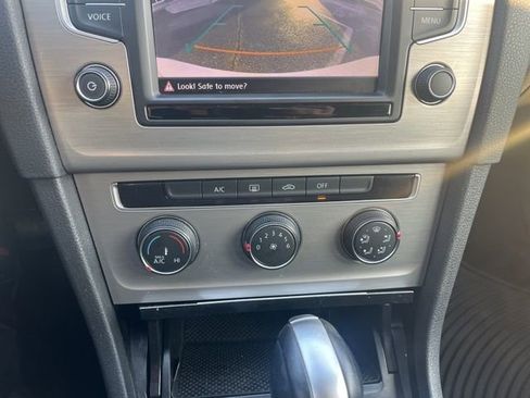 Used 2017 Volkswagen Golf SEL image 20