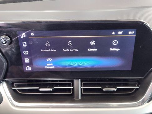 Certified 2025 Chevrolet Trax LT FWD image 17