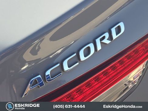 Used 2022 Honda Accord Touring image 11