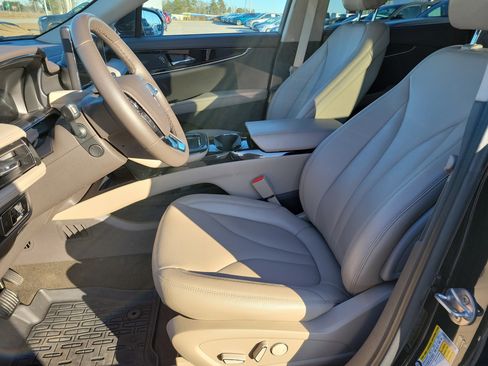 Used 2023 Lincoln Nautilus AWD w/ Premium Package image 14