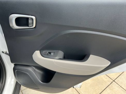 Certified 2026 Hyundai Venue SEL FWD image 9