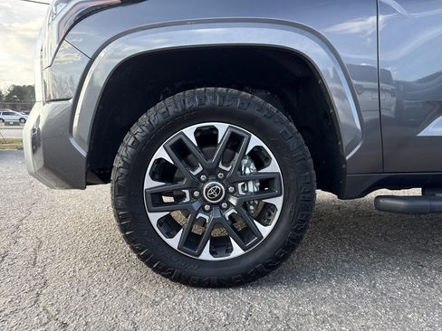 Used 2024 Toyota Tundra Limited image 13