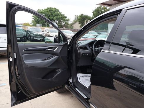 Used 2019 Buick Enclave Preferred w/ LPO, Cargo Package FWD image 22