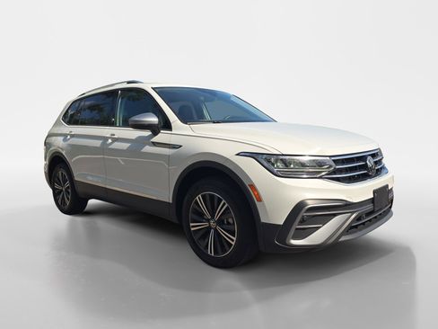 Used 2024 Volkswagen Tiguan Wolfsburg Edition AWD/4WD image 7