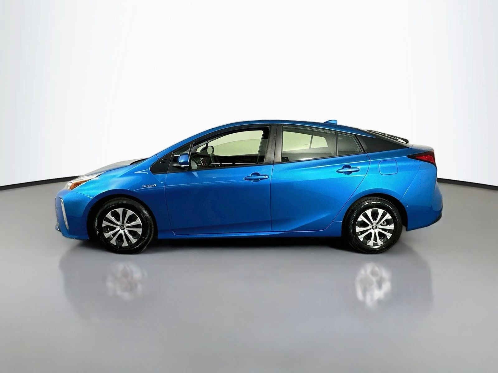 Used 2021 Toyota Prius LE AWD/4WD image 5