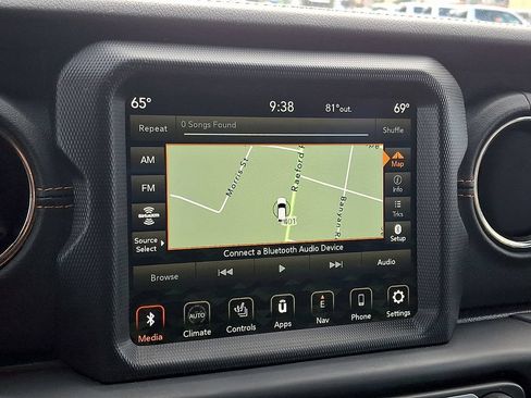 Used 2023 Jeep Gladiator Overland AWD/4WD image 16