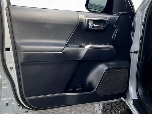 Certified 2021 Toyota Tacoma TRD Off-Road w/ TRD Premium Off Road Package image 20