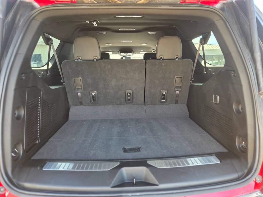 Used 2023 Chevrolet Suburban RST RWD image 14
